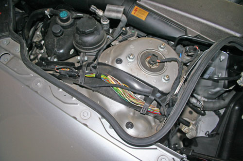R230 SL passenger side engine bay wiring duct