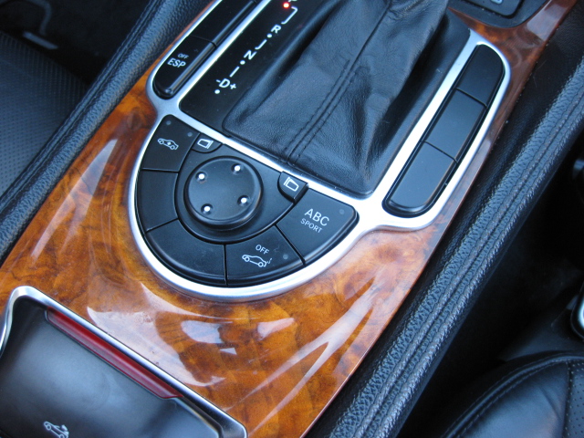Mercedes SL R230 option 731 burled walnut trim picture